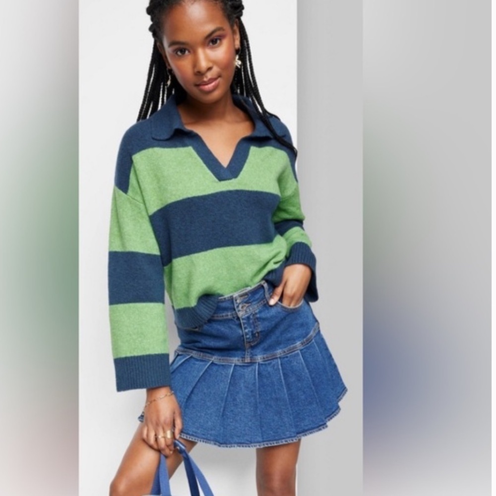 Wild Fable Women's
Slouchy Collared Pullover Sweater Green & blue Striped new